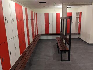 Damenumkleide 3.JPG